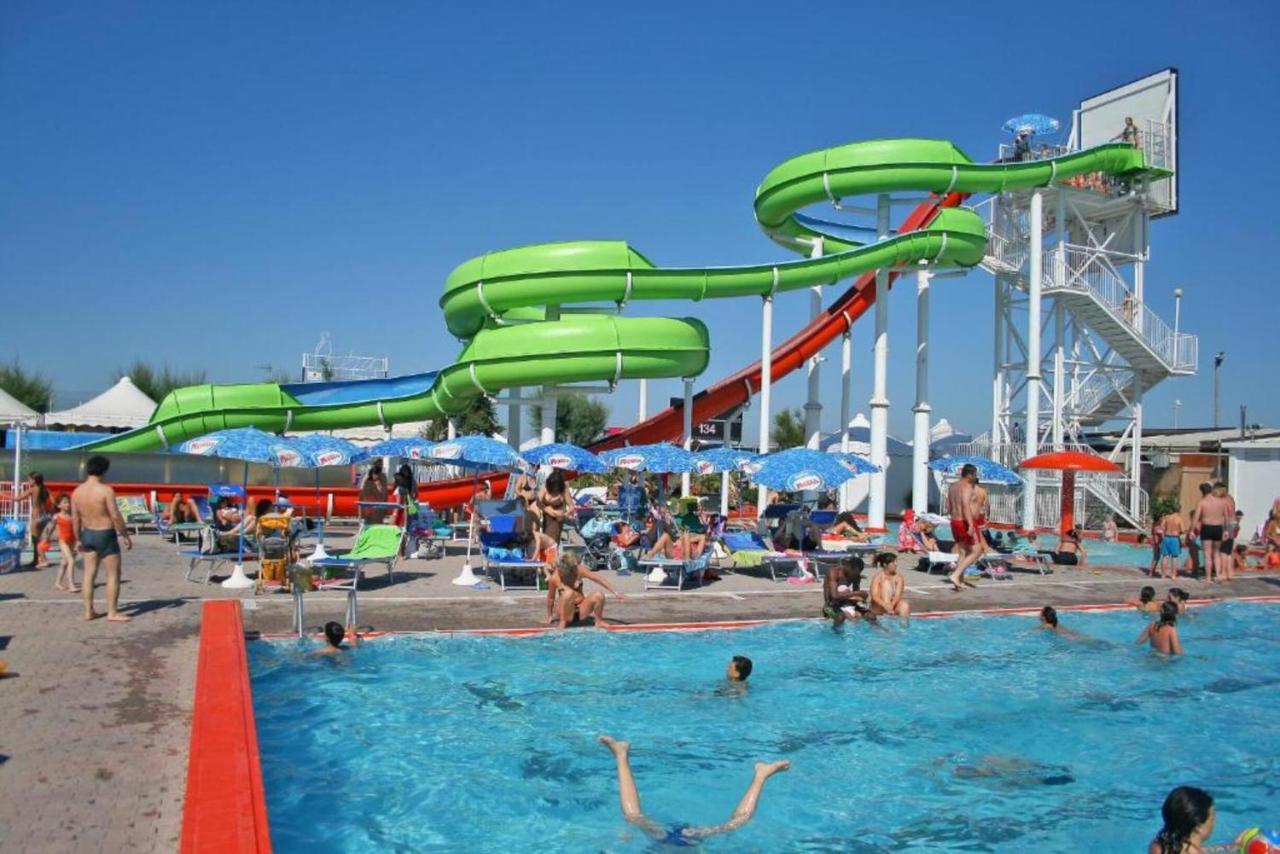 Hotel Montebello Riccione Luaran gambar
