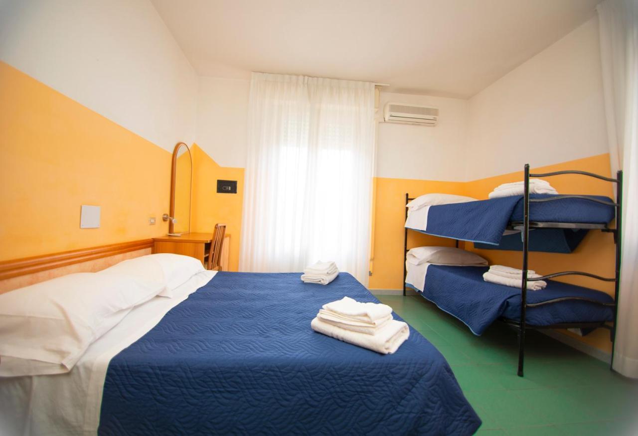 Hotel Montebello Riccione Luaran gambar