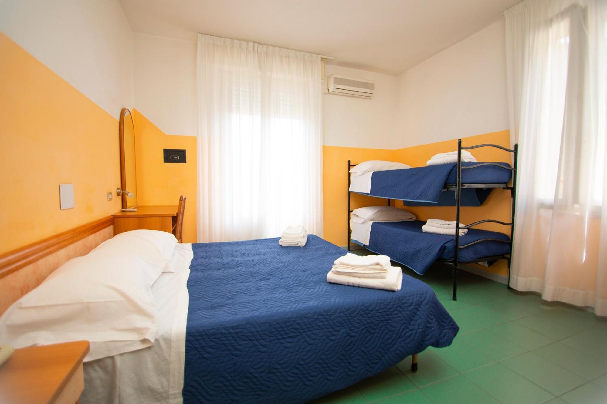Hotel Montebello Riccione Luaran gambar