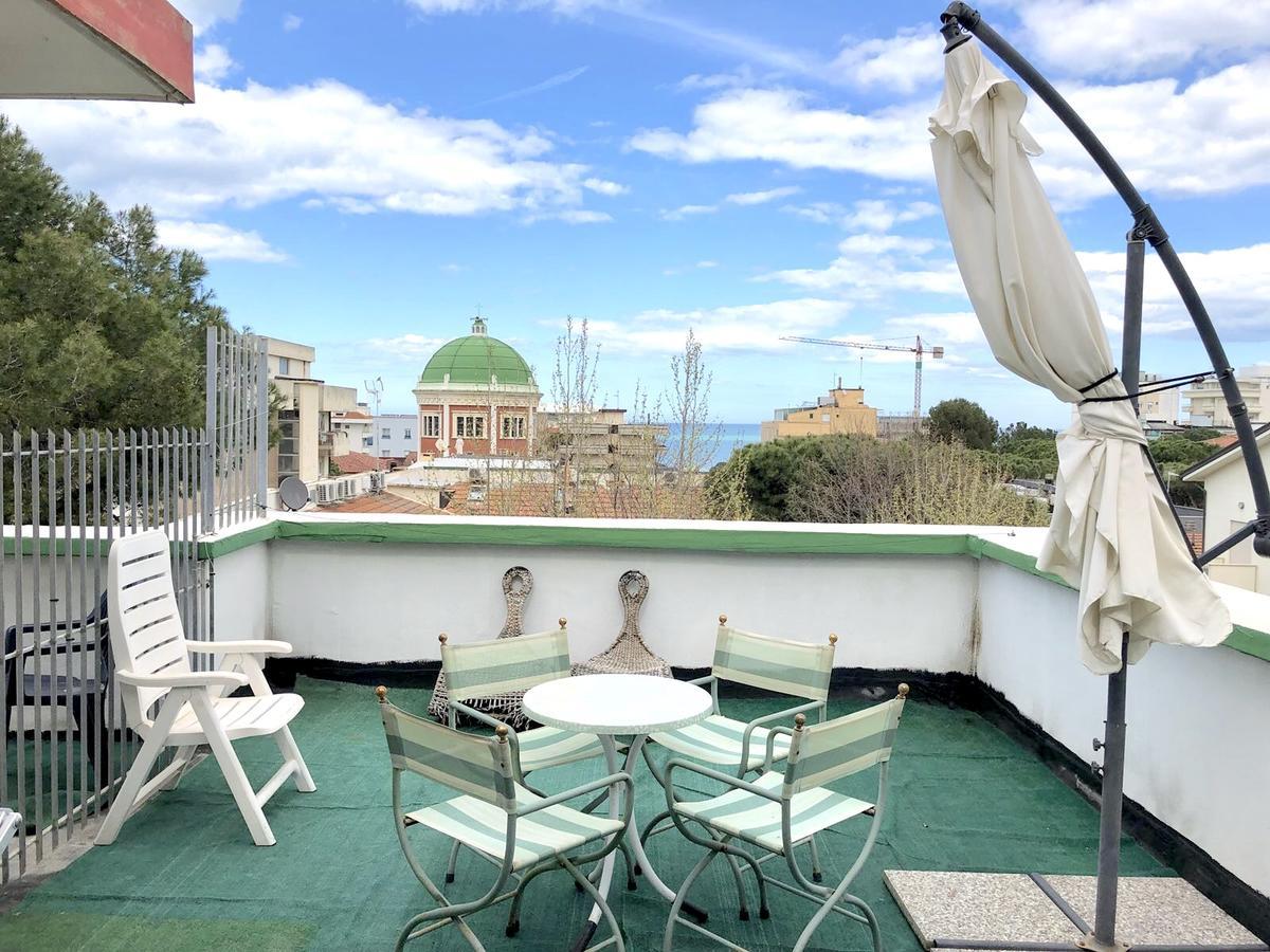 Hotel Montebello Riccione Luaran gambar