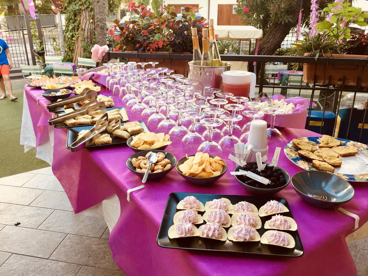 Hotel Montebello Riccione Luaran gambar