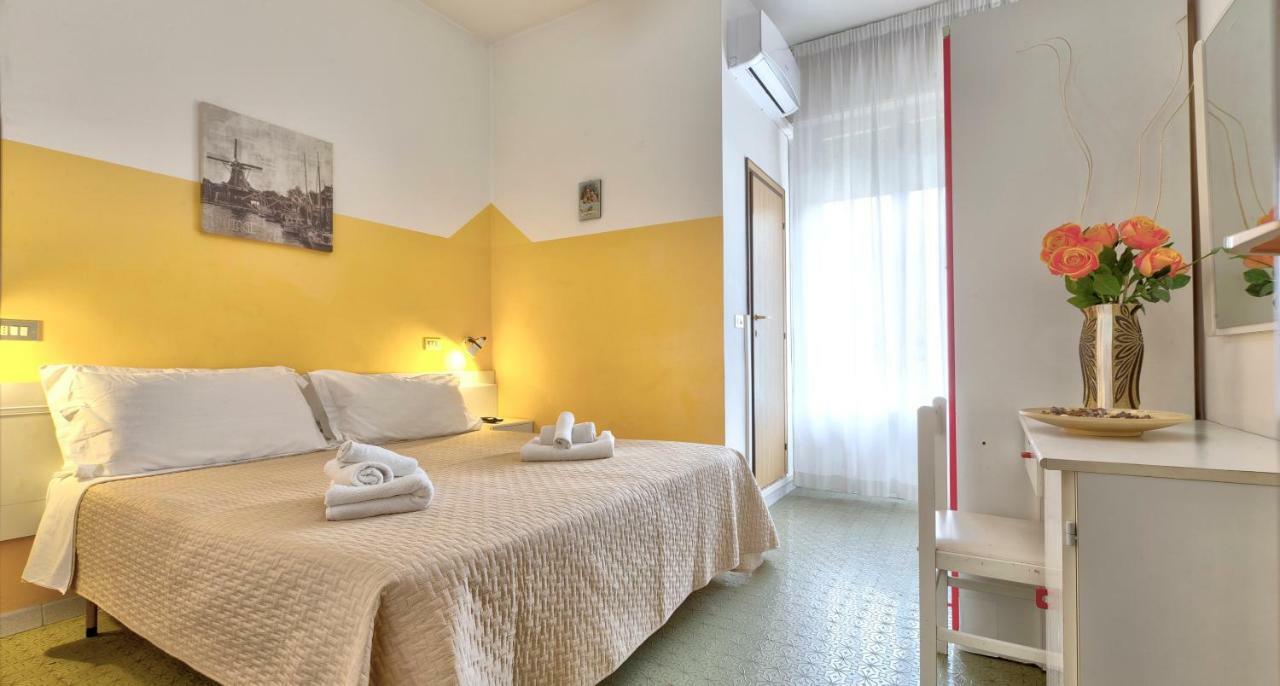 Hotel Montebello Riccione Luaran gambar
