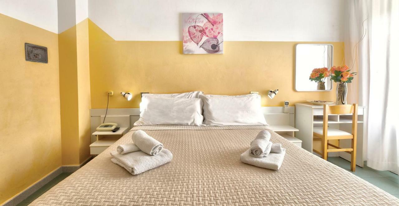 Hotel Montebello Riccione Luaran gambar