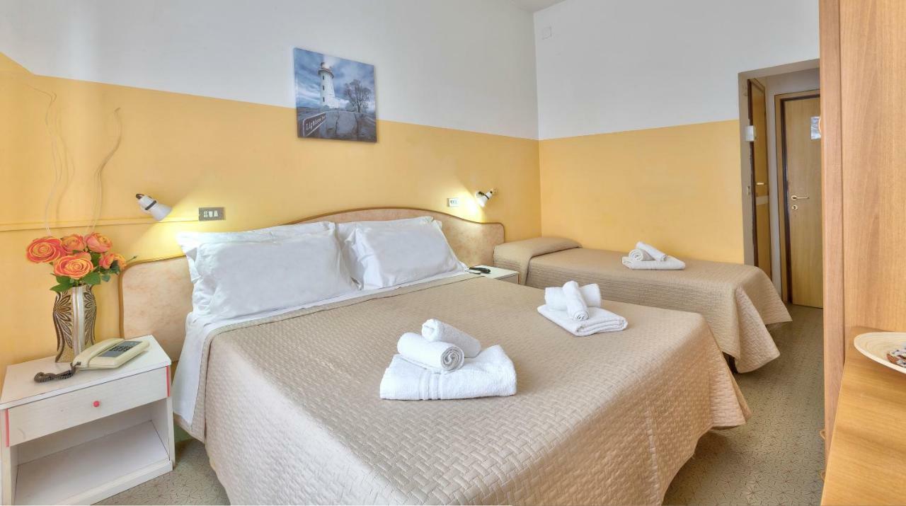 Hotel Montebello Riccione Luaran gambar