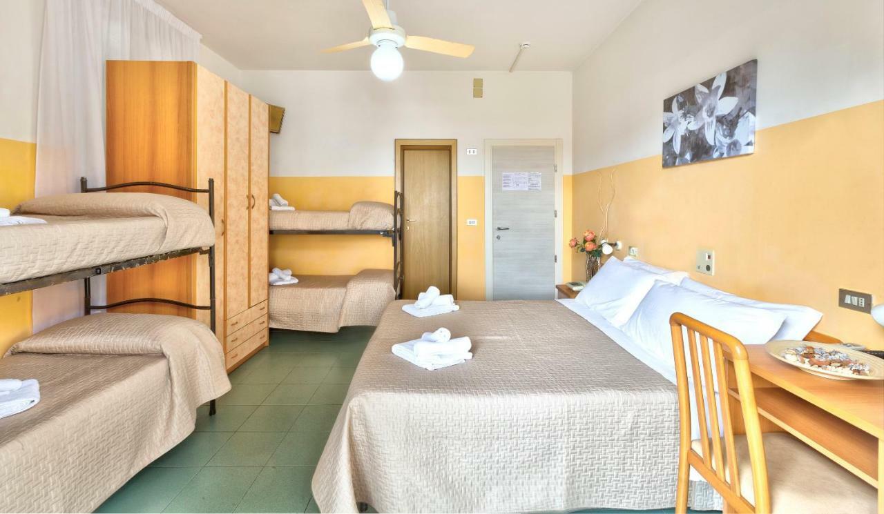 Hotel Montebello Riccione Luaran gambar